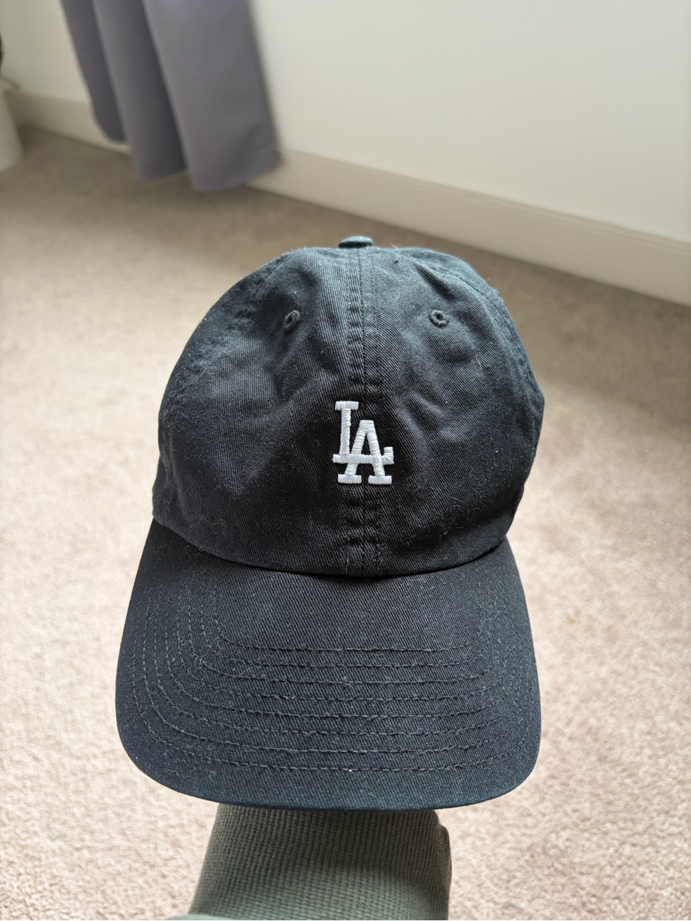🌹 47 - LA Black & White Baseball Hat